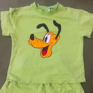 Pluto set fits like 2/3